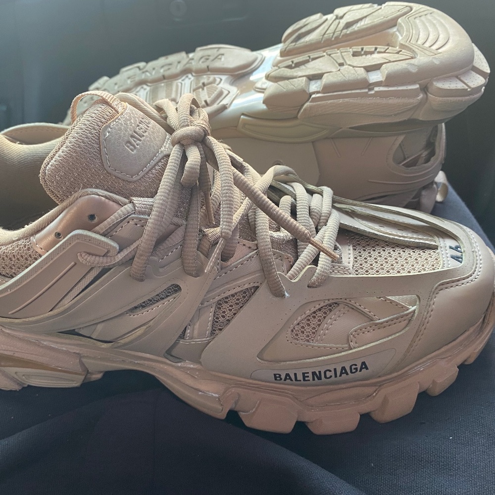 Balenciaga track